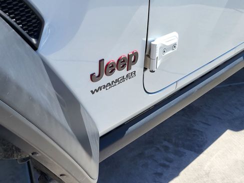 Used 2019 Jeep Wrangler Unlimited Rubicon AWD/4WD image 11