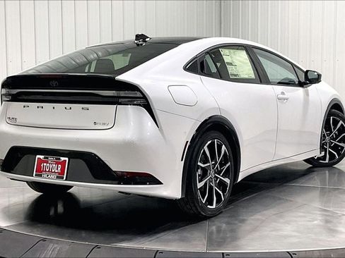 New 2026 Toyota Prius XSE Premium FWD image 14