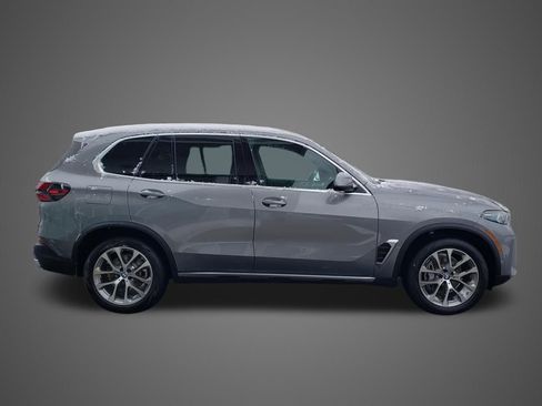 New 2026 BMW X5 xDrive40i w/ Climate Comfort Package image 5