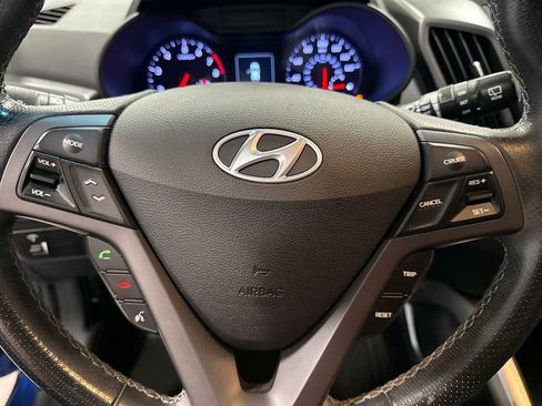 Used 2016 Hyundai Veloster Turbo image 18