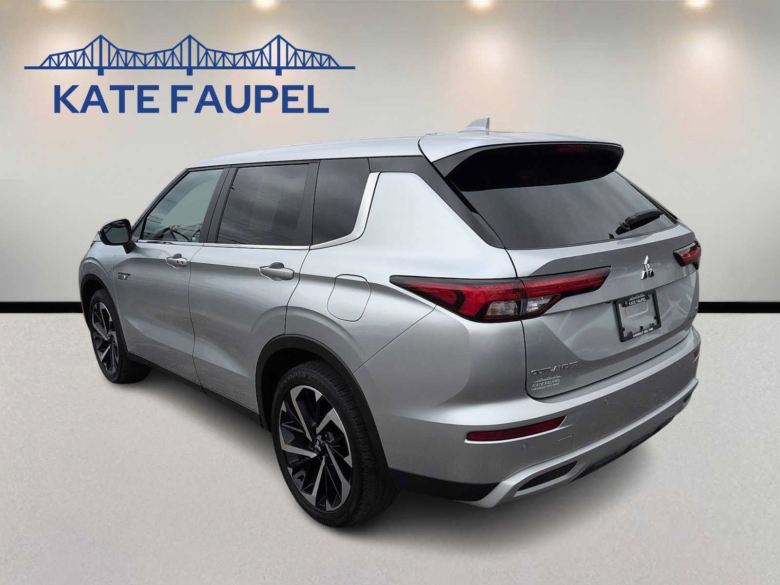 Used 2024 Mitsubishi Outlander SE AWD/4WD image 5