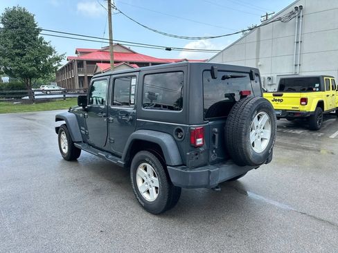 Used 2017 Jeep Wrangler Unlimited Sport w/ Quick Order Package 24S AWD/4WD image 4