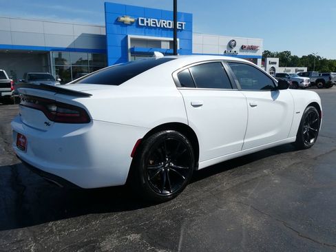 Used 2018 Dodge Charger R/T w/ Beats Audio Group RWD image 5