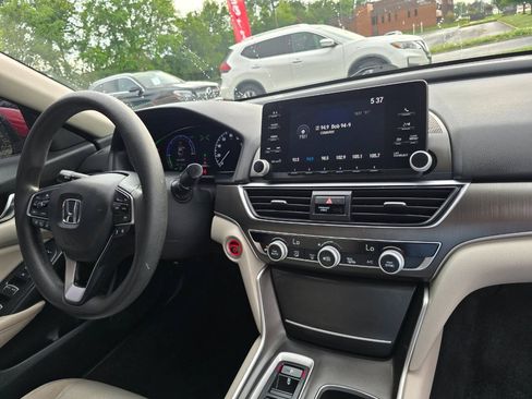Used 2020 Honda Accord Hybrid image 32