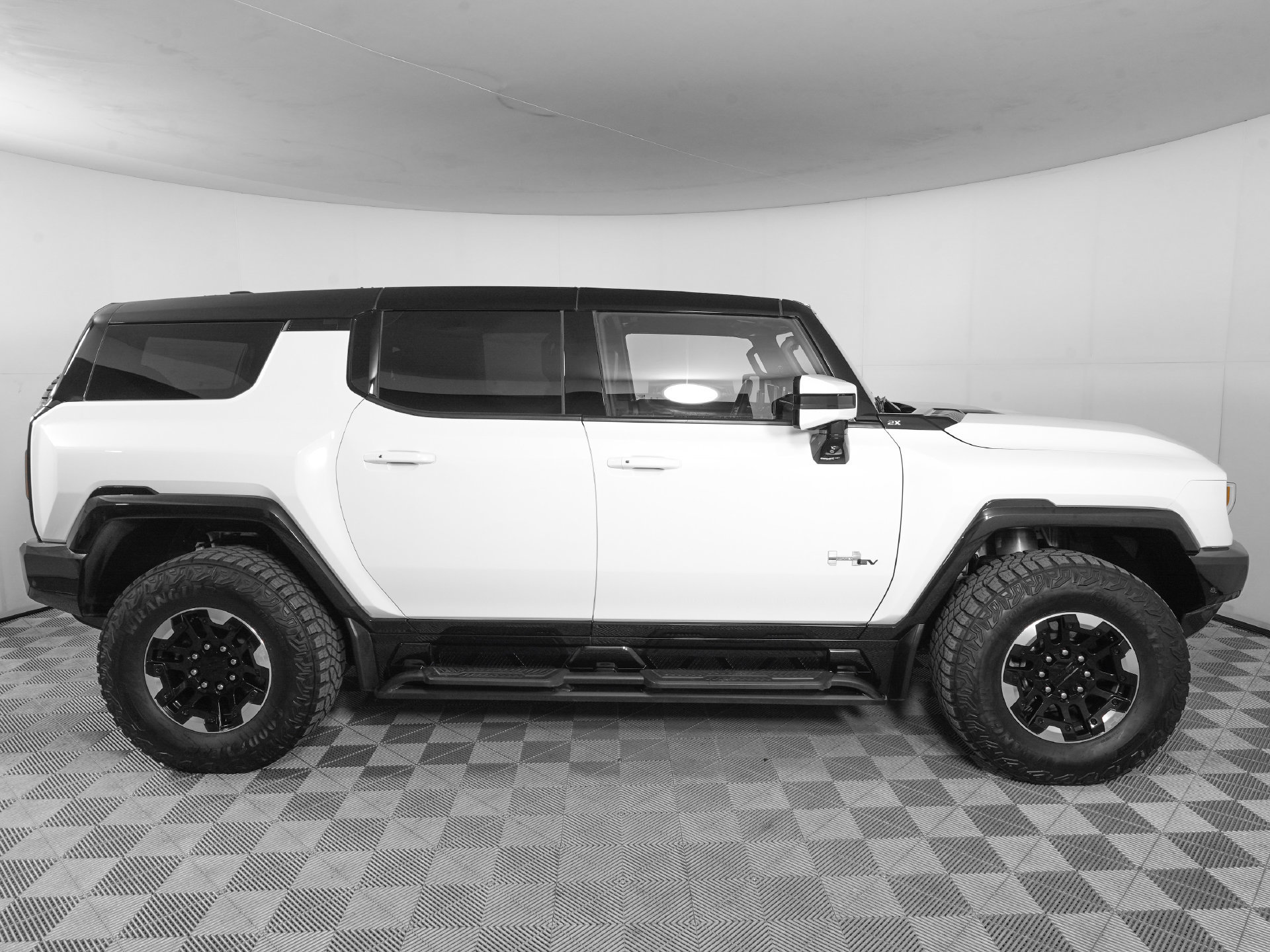 Used 2024 GMC Hummer EV 2X w/ Extreme Off-Road Package AWD/4WD image 4