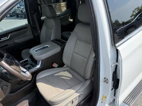 Used 2022 GMC Sierra 1500 SLT w/ SLT Premium Package AWD/4WD image 13