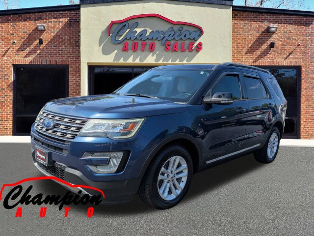 Used 2017 Ford Explorer XLT FWD image 9