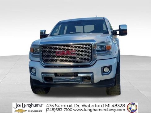Used 2015 GMC Sierra 2500 Denali image 3