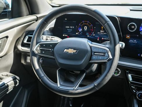 Used 2026 Chevrolet Traverse LT FWD image 13