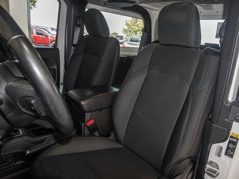 Used 2022 Jeep Wrangler Sport S image 23