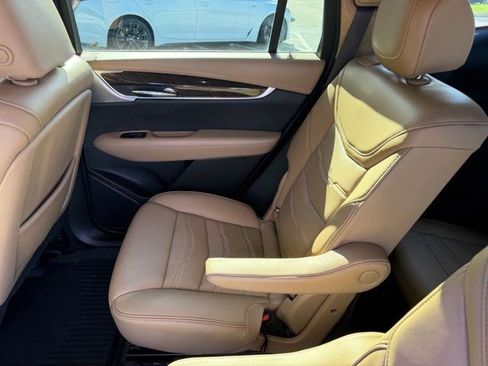 Certified 2024 Cadillac XT6 Premium Luxury w/ Platinum Package FWD image 17