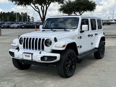 Used 2023 Jeep Wrangler Unlimited Sahara AWD/4WD image 10