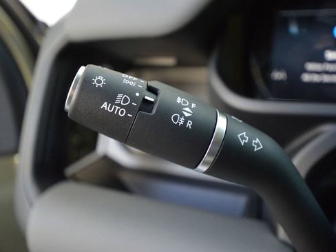 Used 2025 Land Rover Defender 110 X-Dynamic SE image 39