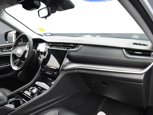 Used 2023 Jeep Grand Cherokee L Limited image 27