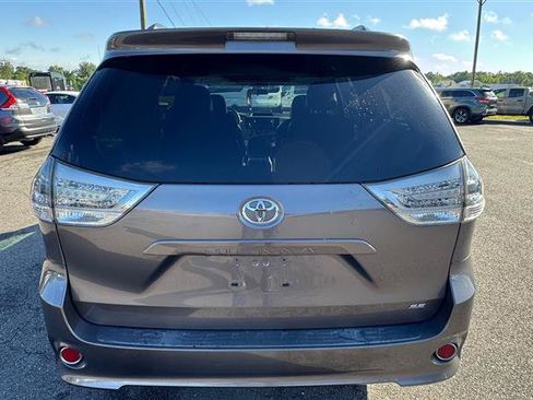 Used 2011 Toyota Sienna SE w/ Preferred Pkg FWD image 20