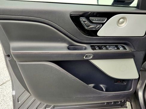 Used 2025 Lincoln Aviator Reserve w/ Equipment Group 201A image 11