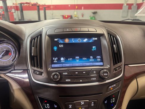 Used 2016 Buick Regal FWD image 28