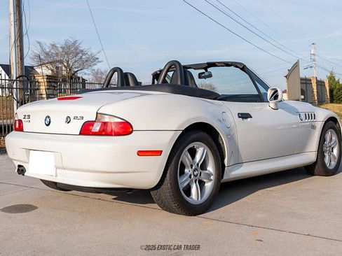 Used 2000 BMW Z3 2.5i image 8