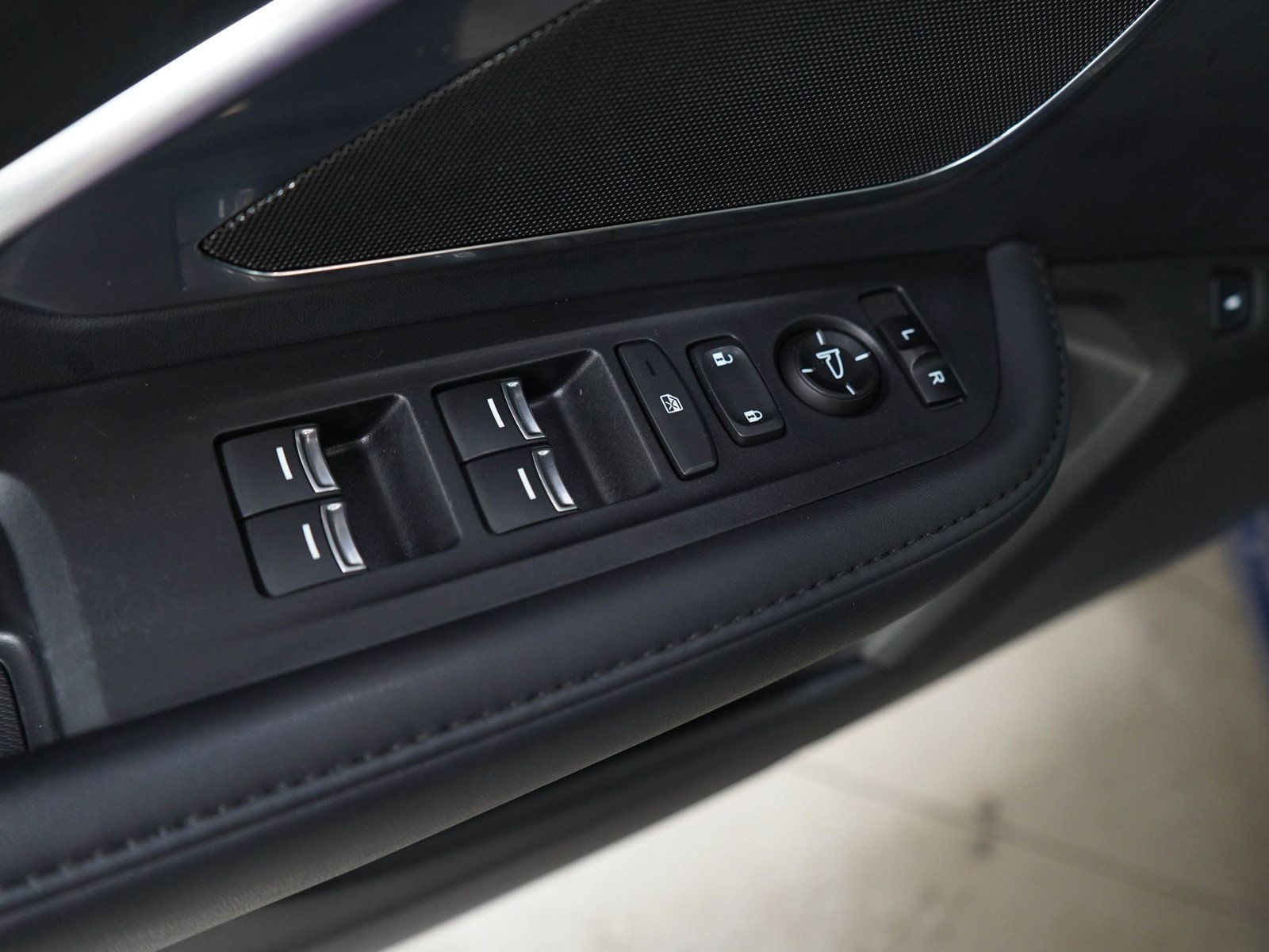 Used 2019 Acura RDX AWD image 21