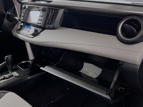 Used 2018 Toyota RAV4 XLE AWD/4WD image 35