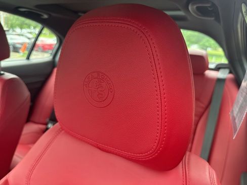 Used 2024 Alfa Romeo Giulia Ti w/ Performance Driving Package AWD/4WD image 29