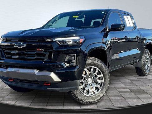 Used 2024 Chevrolet Colorado Z71 w/ Z71 Convenience Package 2 image 12