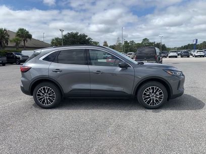 New 2026 Ford Escape SE w/ PHEV Premium Package