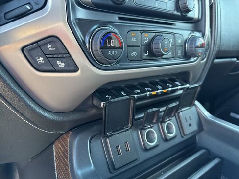 Used 2017 GMC Sierra 2500 Denali w/ Duramax Plus Package image 28