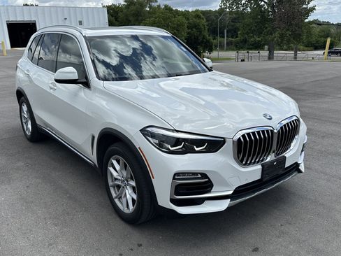 Used 2019 BMW X5 xDrive40i w/ Convenience Package AWD/4WD image 2