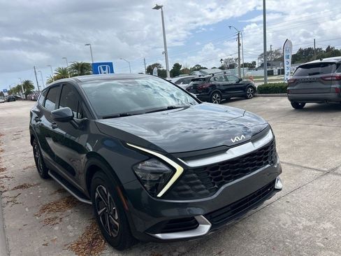 Used 2023 Kia Sportage LX FWD image 3