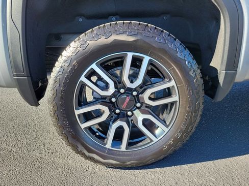 Used 2025 GMC Sierra 1500 AT4 w/ AT4 Premium Package image 9