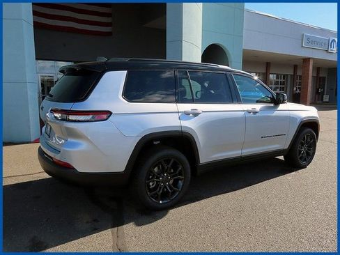 New 2025 Jeep Grand Cherokee L Limited image 7