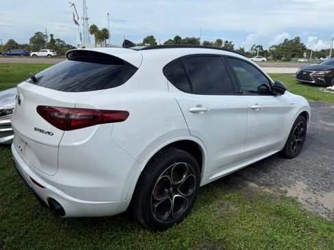 Used 2023 Alfa Romeo Stelvio Veloce AWD/4WD image 5