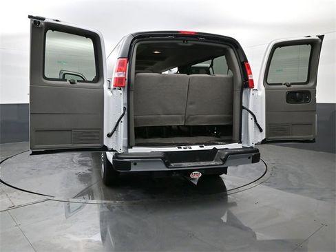 New 2025 GMC Savana 3500 LT w/ LT Preferred Equipment Group image 36