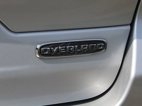 Used 2022 Jeep Grand Cherokee Overland AWD/4WD image 29