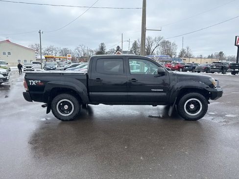 Used 2011 Toyota Tacoma 4x4 Double Cab image 2