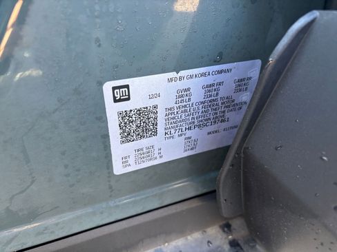 Used 2025 Chevrolet Trax LT image 28