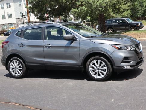 Used 2020 Nissan Rogue Sport SV w/ All-Weather Package AWD/4WD image 2