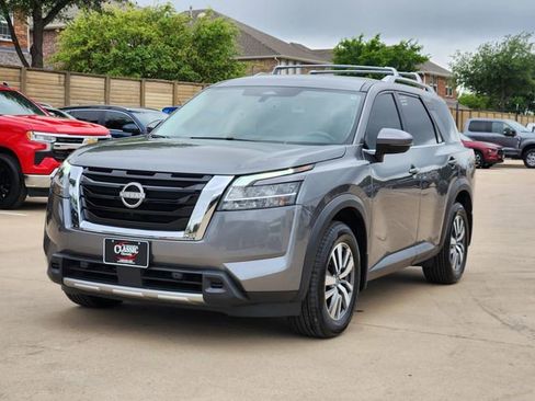 Used 2024 Nissan Pathfinder SL w/ Cargo Package FWD image 12