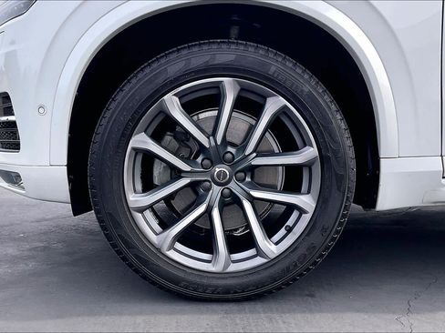 Used 2018 Volvo XC90 T6 Momentum w/ Convenience Package image 12