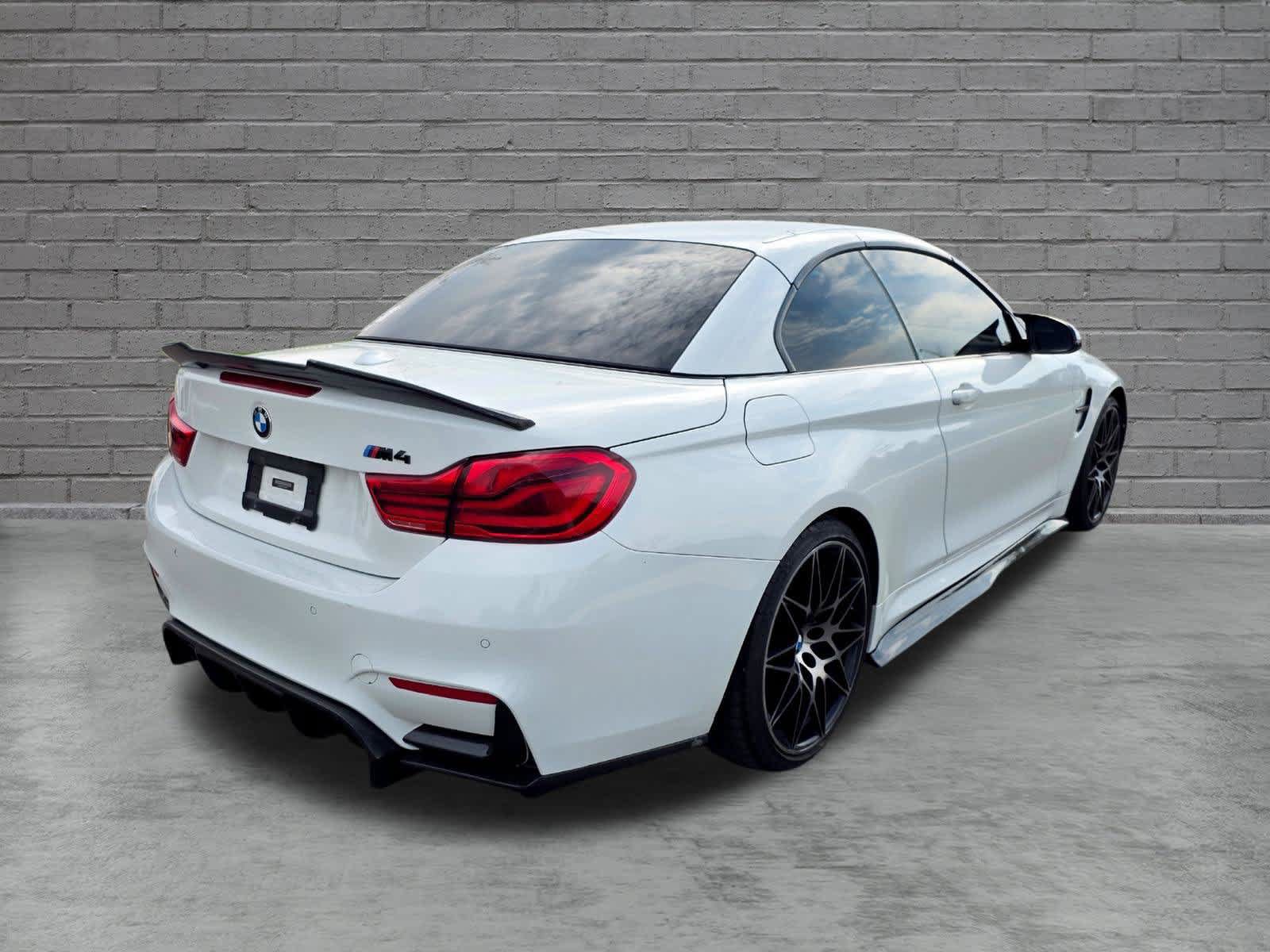 Used 2018 BMW M4 Convertible RWD image 5