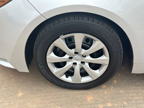 Used 2024 Toyota Corolla LE image 11