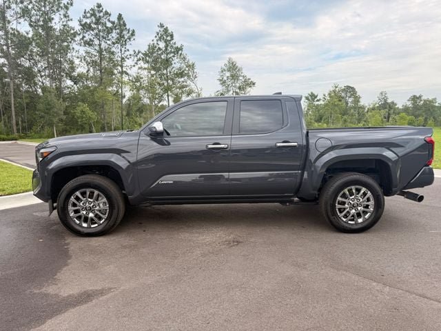 Used 2024 Toyota Tacoma Limited AWD/4WD image 11