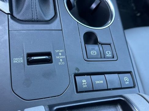 Certified 2021 Toyota Highlander XLE image 44