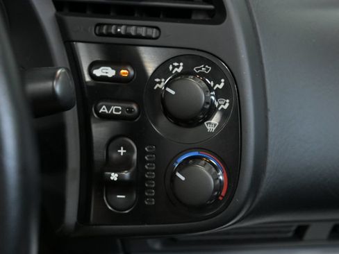 Used 2005 Honda S2000 image 46