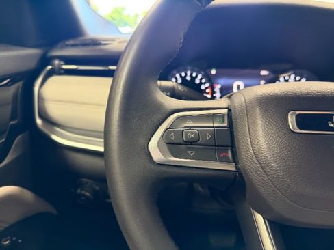 Used 2025 Jeep Compass Limited AWD/4WD image 22