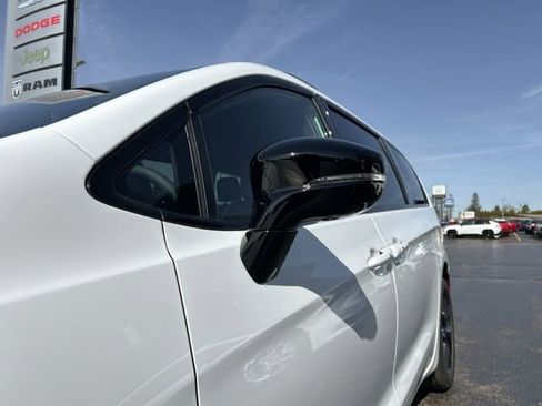 New 2026 Chrysler Pacifica Limited AWD/4WD image 18