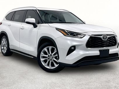 Used 2023 Toyota Highlander Limited