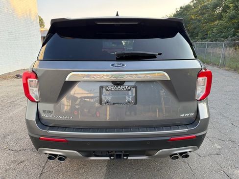 Used 2022 Ford Explorer Platinum w/ Equipment Group 601A AWD/4WD image 3