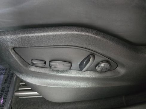 Used 2024 Porsche Cayenne image 27